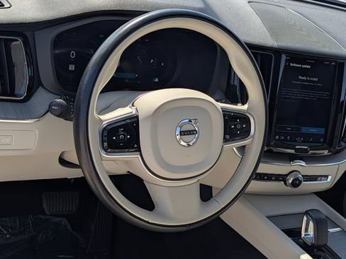 Used 2023 Volvo XC60 B5 Plus AWD/4WD image 19