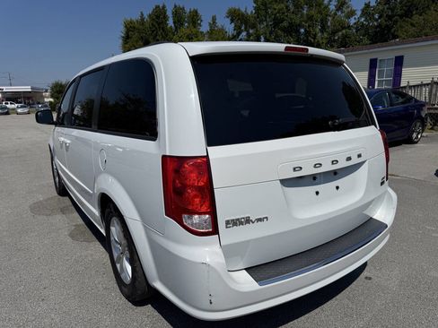 Used 2016 Dodge Grand Caravan SXT image 8