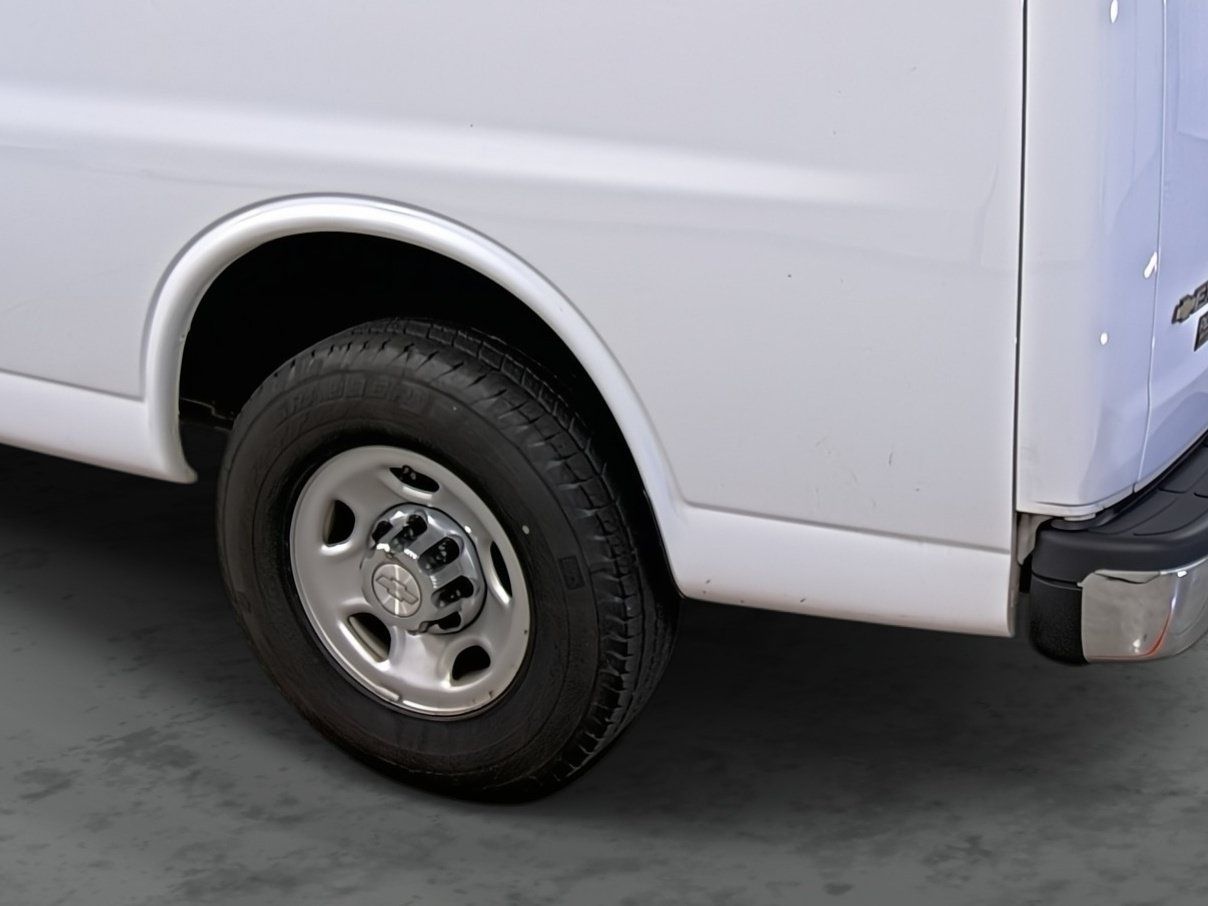 Used 2020 Chevrolet Express 2500 w/ Driver Convenience Package RWD image 9