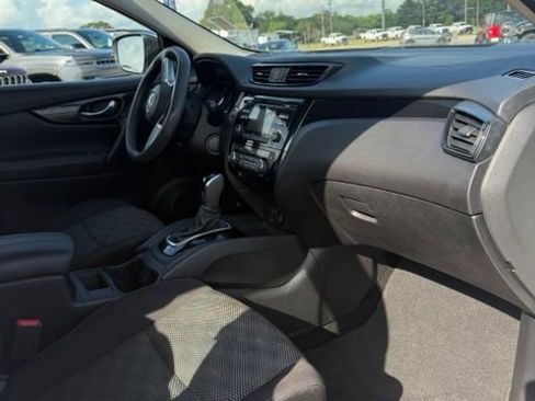 Used 2017 Nissan Rogue Sport SV FWD image 19