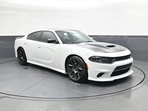 Used 2019 Dodge Charger Scat Pack w/ Plus Group RWD image 2
