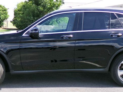 Used 2019 Mercedes-Benz GLC 300 image 2