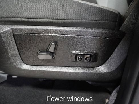 Used 2023 RAM 1500 Classic SLT image 12