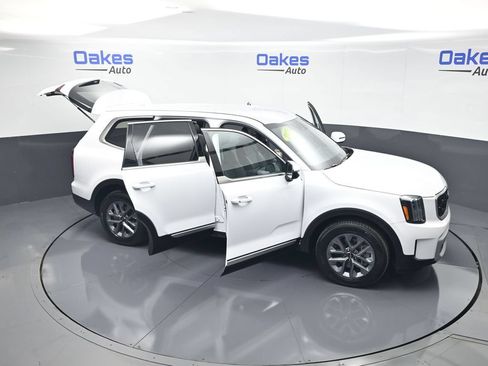 New 2025 Kia Telluride LX FWD image 60