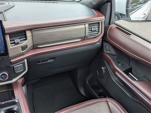 Used 2024 Ford Expedition Max Limited image 19