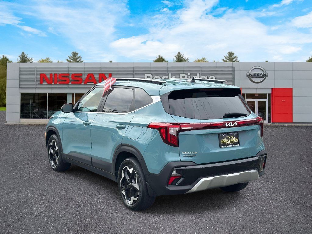 Used 2024 Kia Seltos EX AWD/4WD image 4