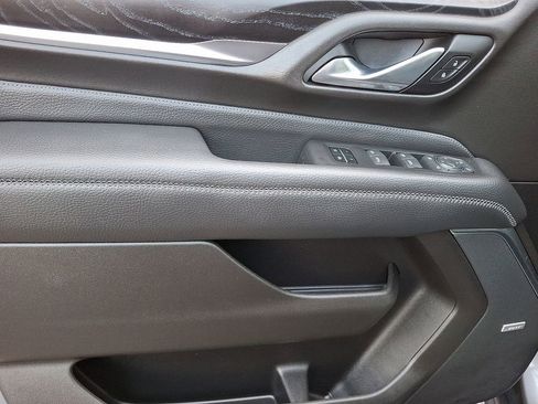 Used 2021 GMC Yukon XL Denali w/ Denali Premium Package image 15