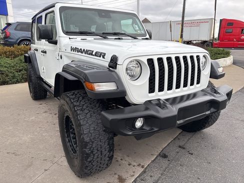 Used 2024 Jeep Wrangler Sport S image 4