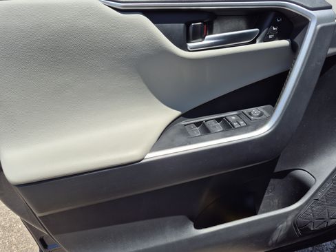 Used 2025 Toyota RAV4 Limited w/ Advanced Technology Package FWD image 14