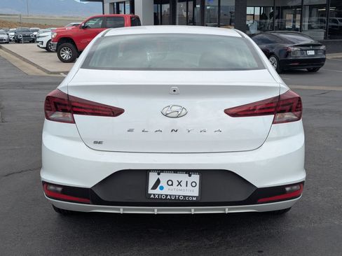 Used 2019 Hyundai Elantra SE w/ Cargo Package FWD image 5