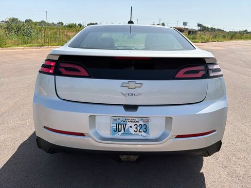 Used 2015 Chevrolet Volt FWD image 6