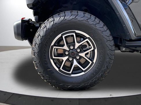 Certified 2025 Jeep Wrangler Unlimited Rubicon w/ Safety Group AWD/4WD image 34
