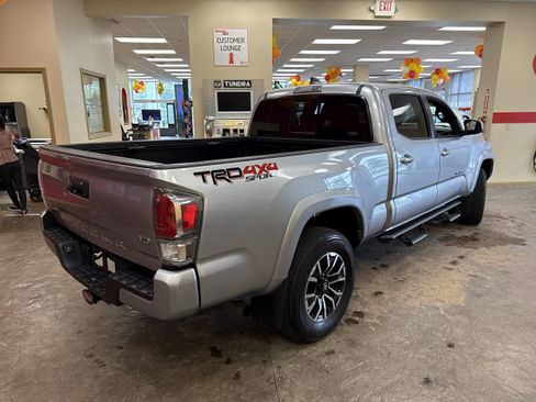 Used 2023 Toyota Tacoma TRD Sport image 9