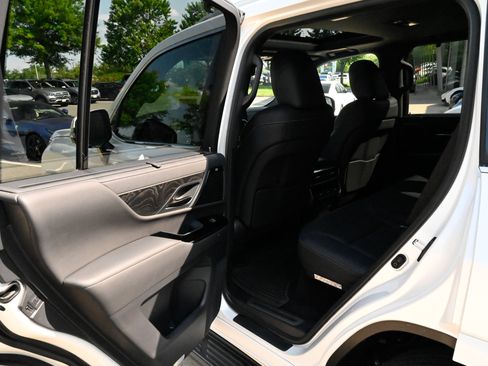Used 2025 Lexus LX 600 4WD w/ Accessory Package (2T) image 37