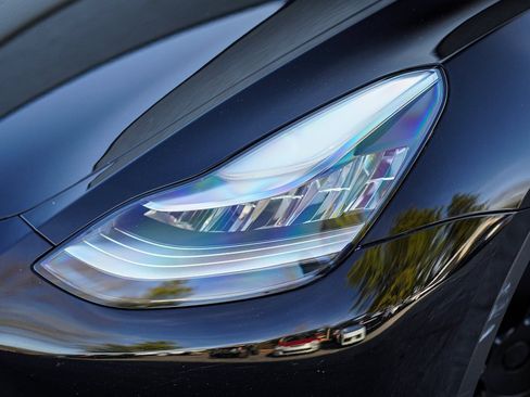 Used 2021 Tesla Model Y Long Range image 3