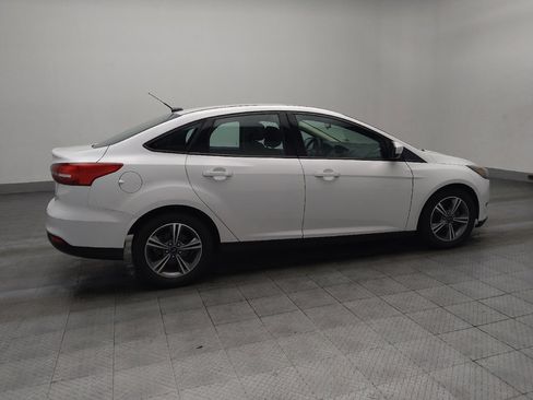 Used 2018 Ford Focus SE w/ SE Appearance Package image 10