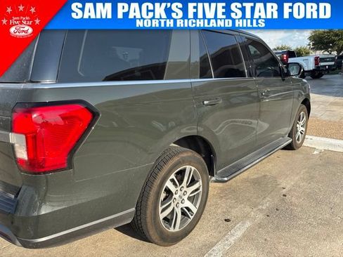 Used 2022 Ford Expedition XLT RWD image 3