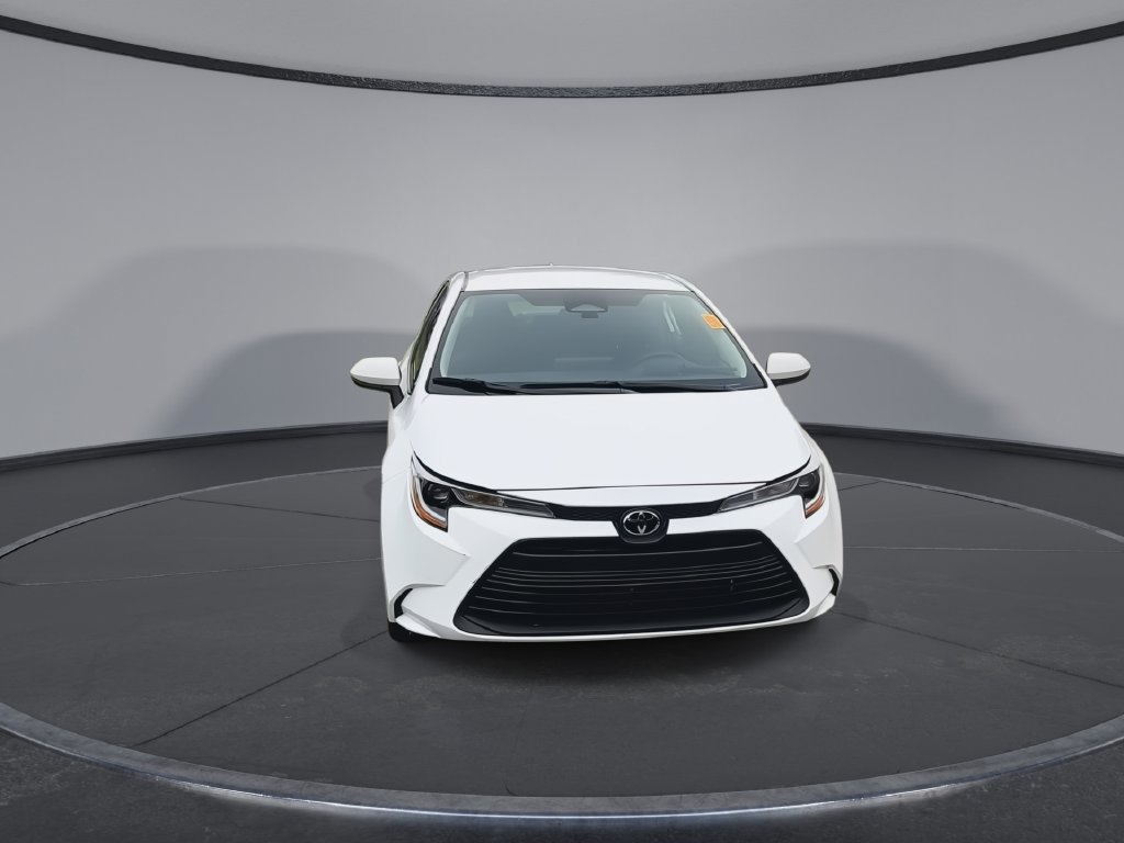 Used 2026 Toyota Corolla LE FWD image 3