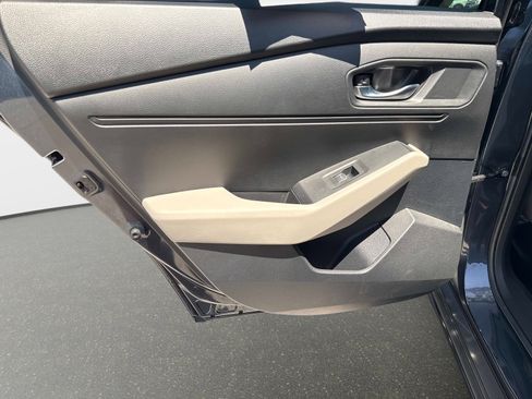 Used 2023 Honda Accord EX image 10