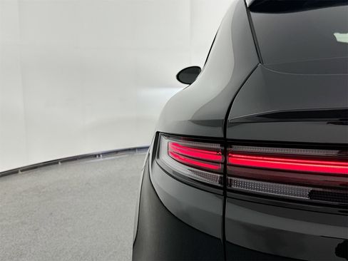 Certified 2025 Porsche Cayenne Coupe image 16