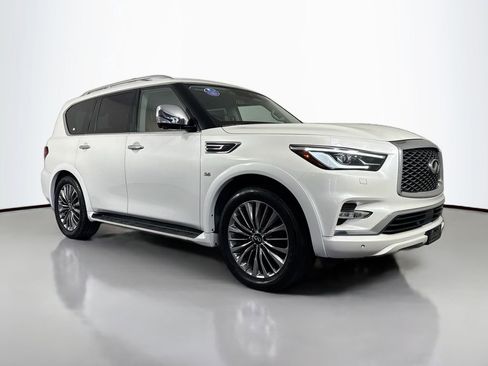 Used 2018 INFINITI QX80 4WD w/ Deluxe Technology Package image 3