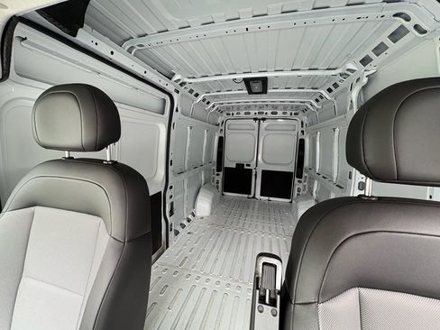 Used 2026 RAM ProMaster 2500 w/ Convenience Group FWD image 21
