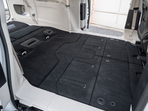 Used 2024 Chrysler Pacifica Touring-L image 25