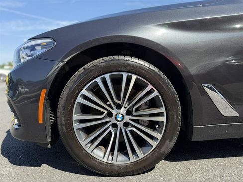 Used 2018 BMW 540i xDrive AWD/4WD image 3