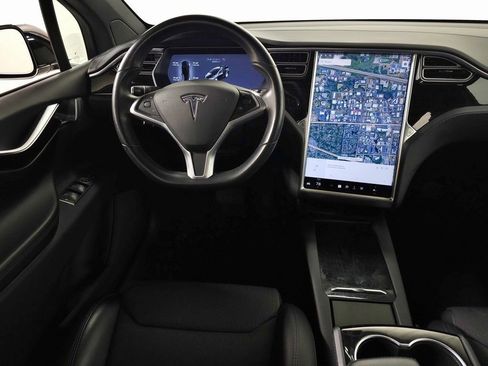 Used 2018 Tesla Model X 75D image 17