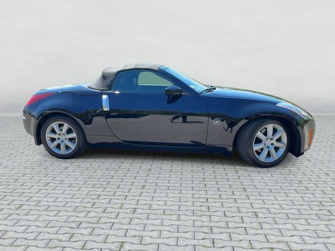 Used 2005 Nissan 350Z Enthusiast w/ (S02) Side Air Bags Pkg RWD image 9