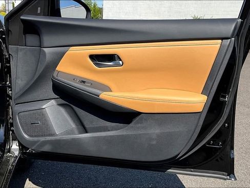 Used 2025 Nissan Sentra SV w/ SV Premium Package image 24