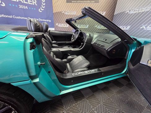 Used 1991 Chevrolet Corvette Convertible RWD image 35