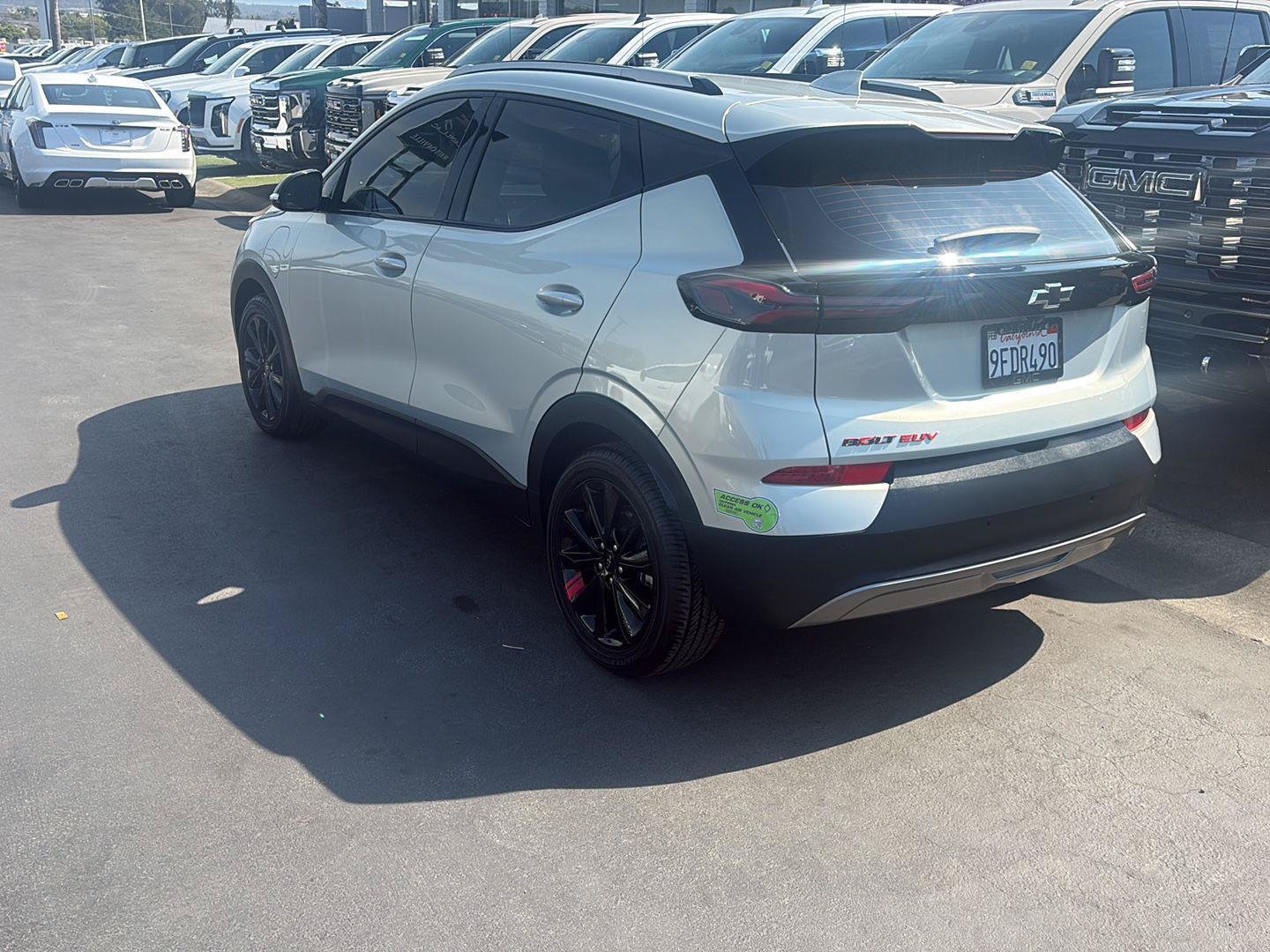 Used 2023 Chevrolet Bolt EUV LT w/ Convenience Package FWD image 5