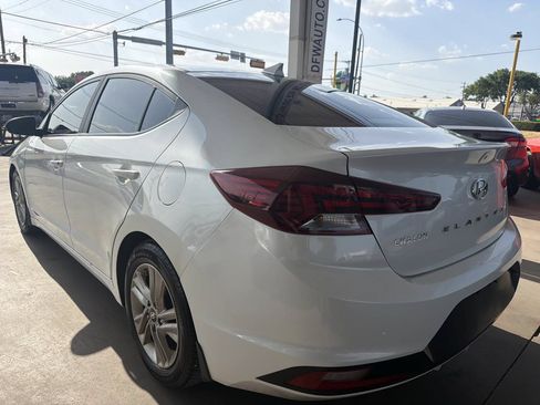 Used 2019 Hyundai Elantra SEL FWD image 4