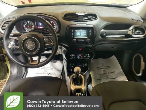 Used 2015 Jeep Renegade Latitude image 11