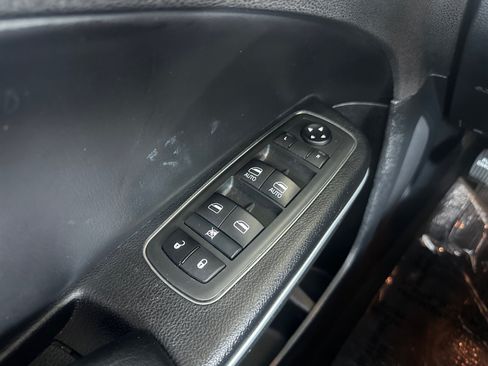 Used 2021 Dodge Charger SXT w/ Leather Interior Group RWD image 18