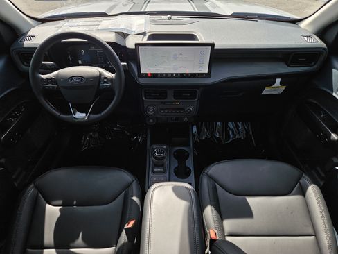 New 2025 Ford Maverick Lariat w/ Black Appearance Package image 17