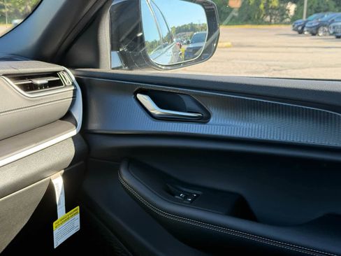 New 2025 Jeep Grand Cherokee L Laredo image 33