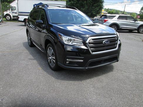 Used 2019 Subaru Ascent Limited w/ Popular Package #3 AWD/4WD image 3