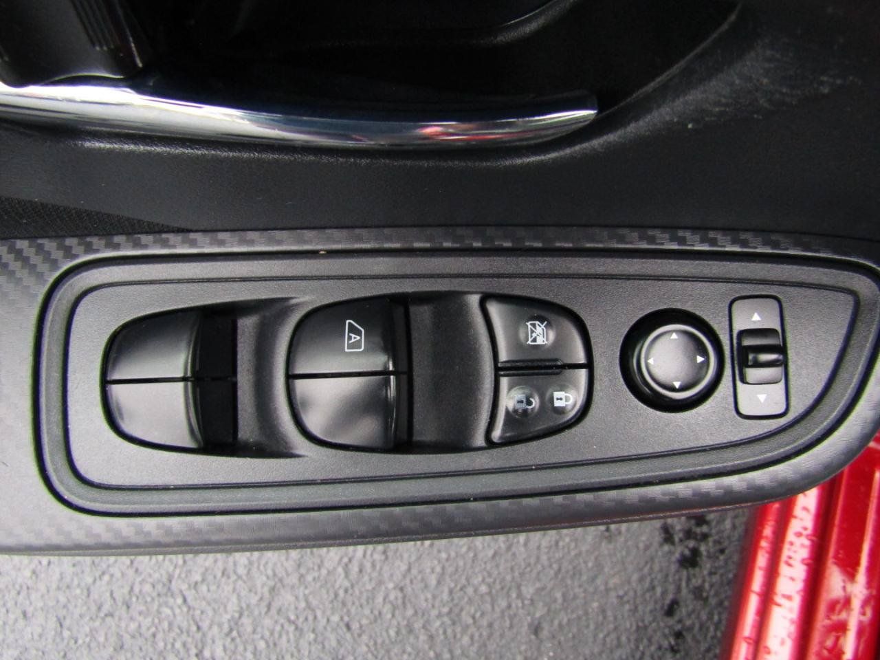 Used 2021 Nissan Versa SV FWD image 11