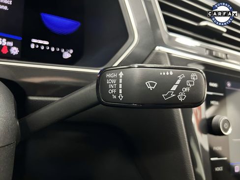Used 2022 Volkswagen Tiguan SE image 14