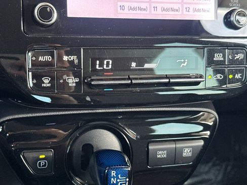 Certified 2020 Toyota Prius LE w/ Carpet Mat Package image 25