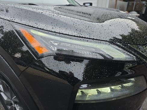 Used 2023 Nissan Rogue S image 13