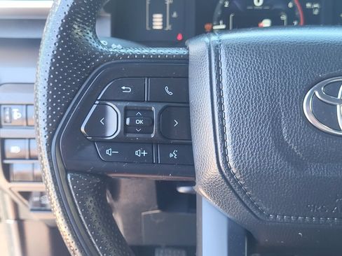 Used 2024 Toyota Tacoma SR AWD/4WD image 18
