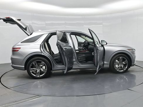 Used 2025 Genesis Electrified GV70 w/ Prestige Package AWD/4WD image 3