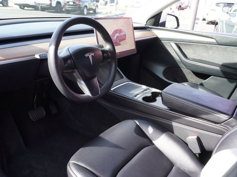 Used 2023 Tesla Model Y Long Range image 16