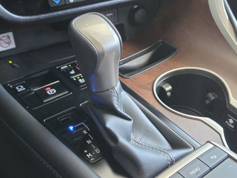 Used 2022 Lexus RX 350L FWD w/ Premium Package image 33