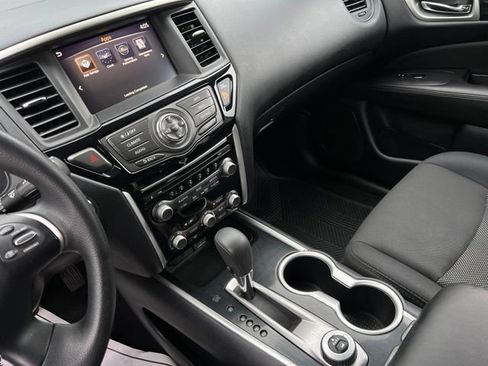 Used 2020 Nissan Pathfinder S AWD/4WD image 34