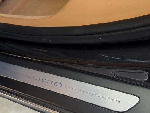 Used 2023 Lucid Air Touring AWD/4WD image 28