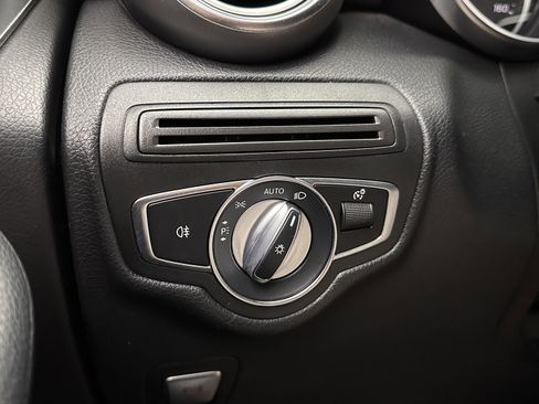 Used 2020 Mercedes-Benz GLC 300 image 17